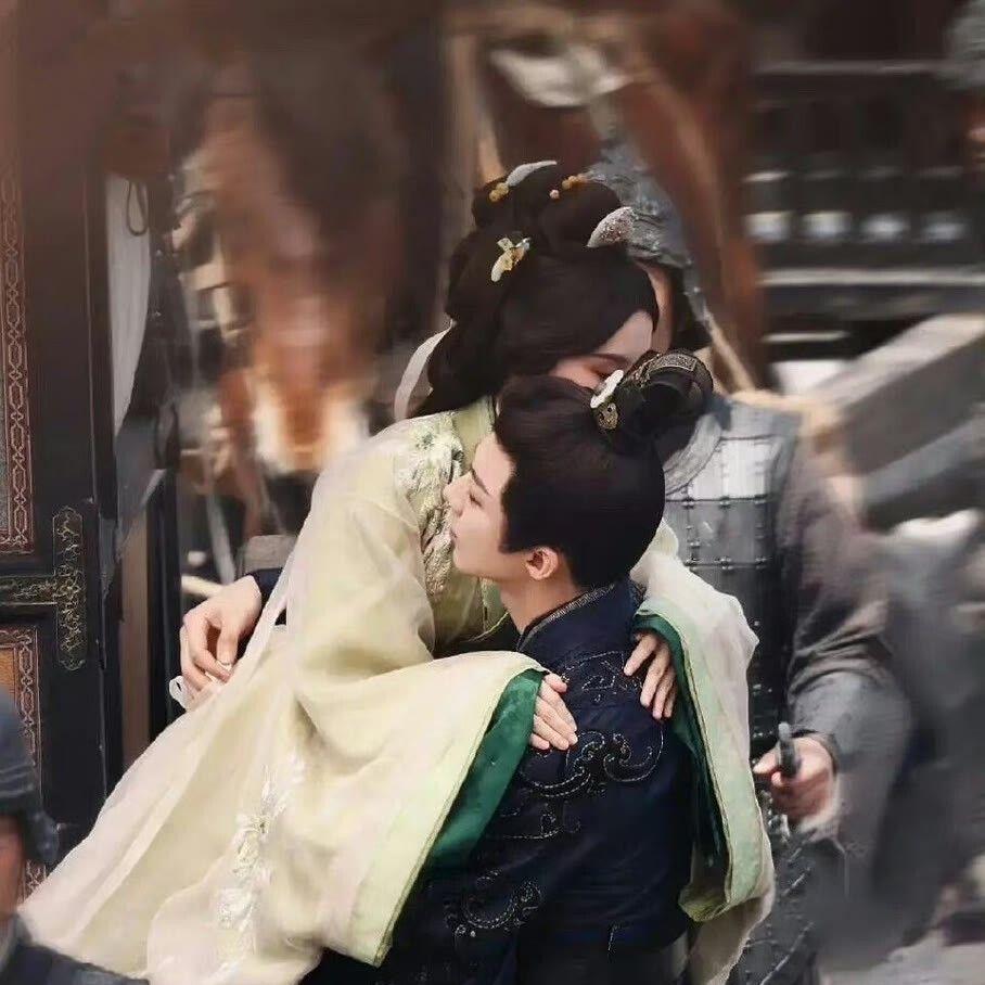 春满封面