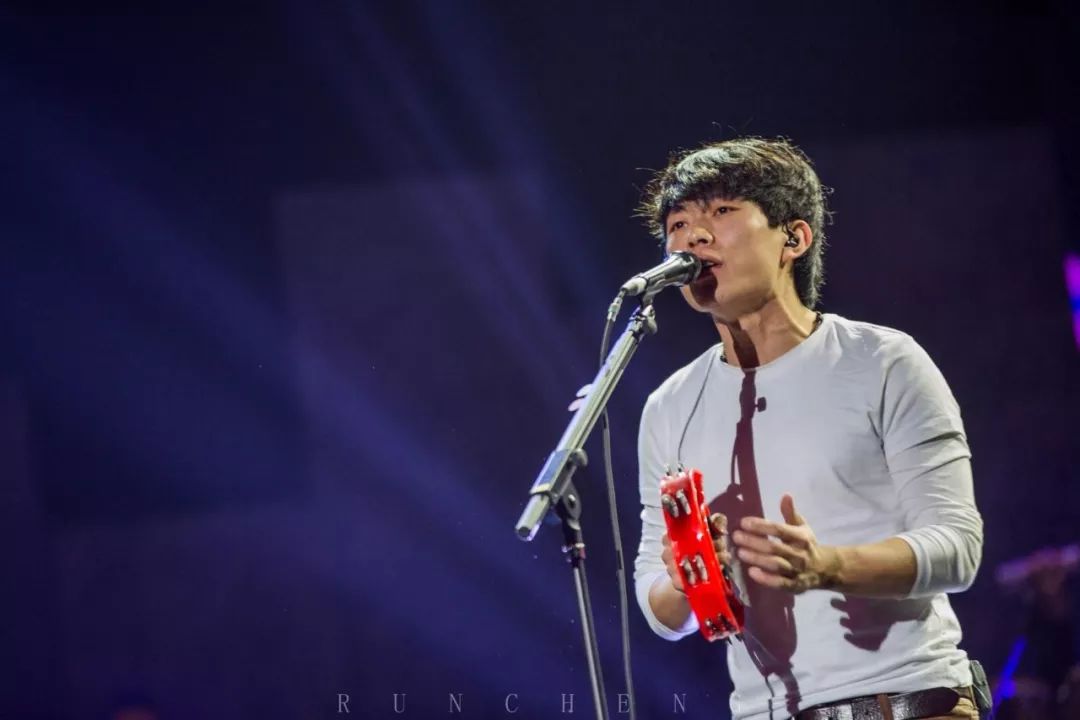 从贰佰到赵雷,青春没放过我们任何人