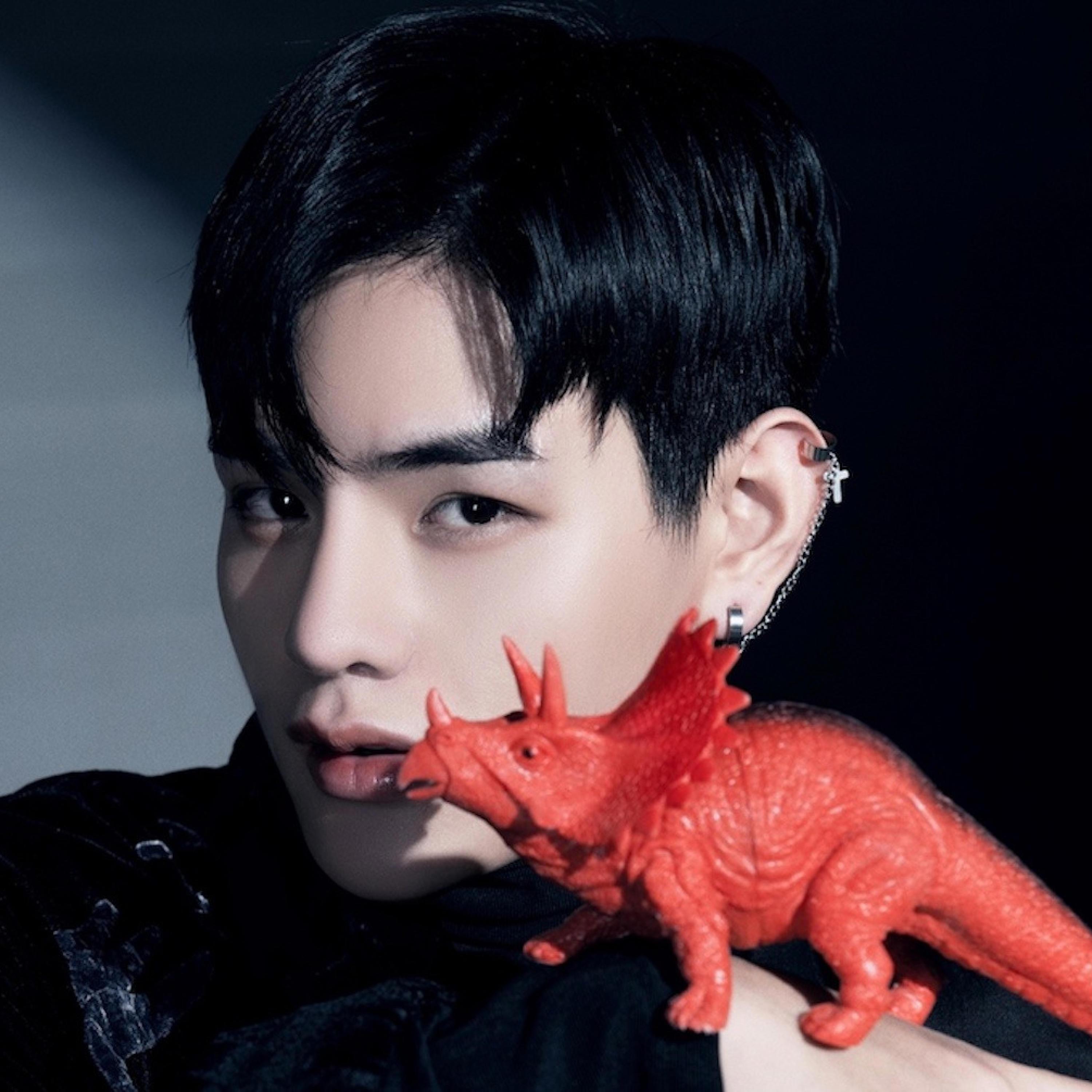 Hiếu Kỳ (feat. Lykio)