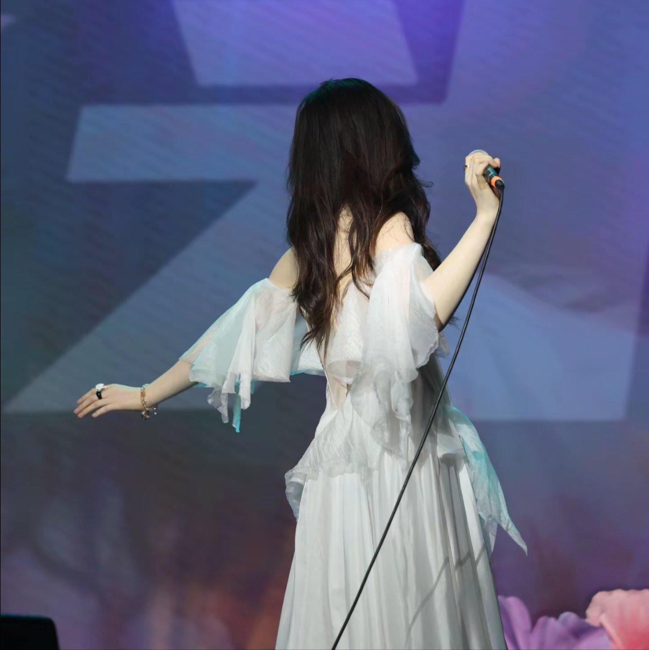 愛徐化文（四熹丸子）