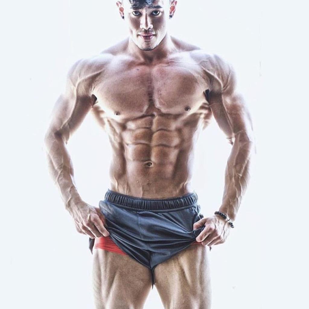 IFBB PRO Steven Cao