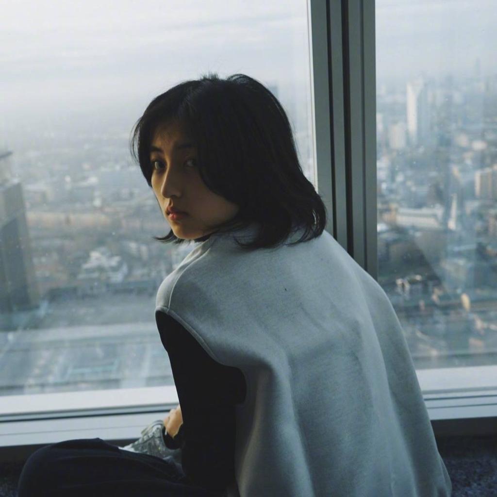 把岁月的沧桑，融进歌声里单曲循环