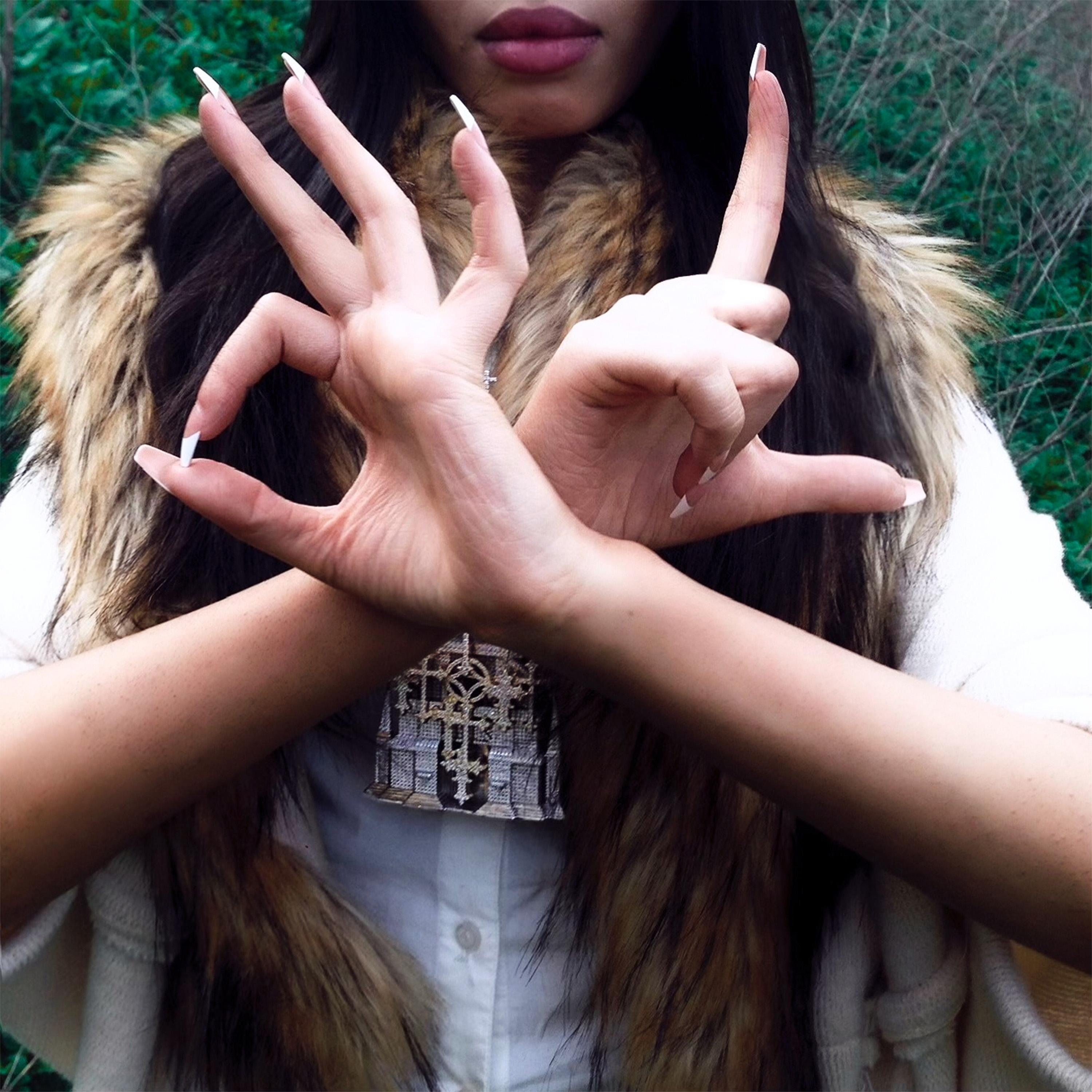 MIS LOQUERAS (feat. Juanchito)