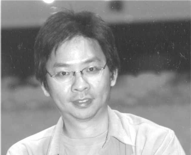 何崇志