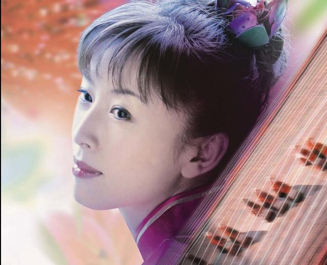 伍芳