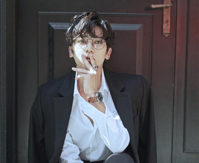 Bii毕书尽回归,即将成为 Your Light