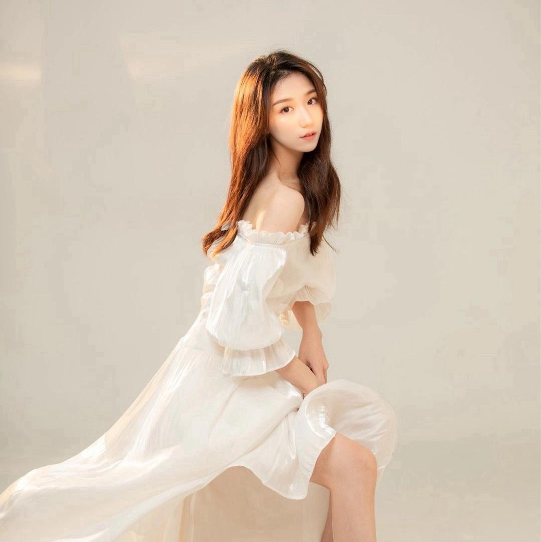 接受（温柔女声R&B).mp3封面