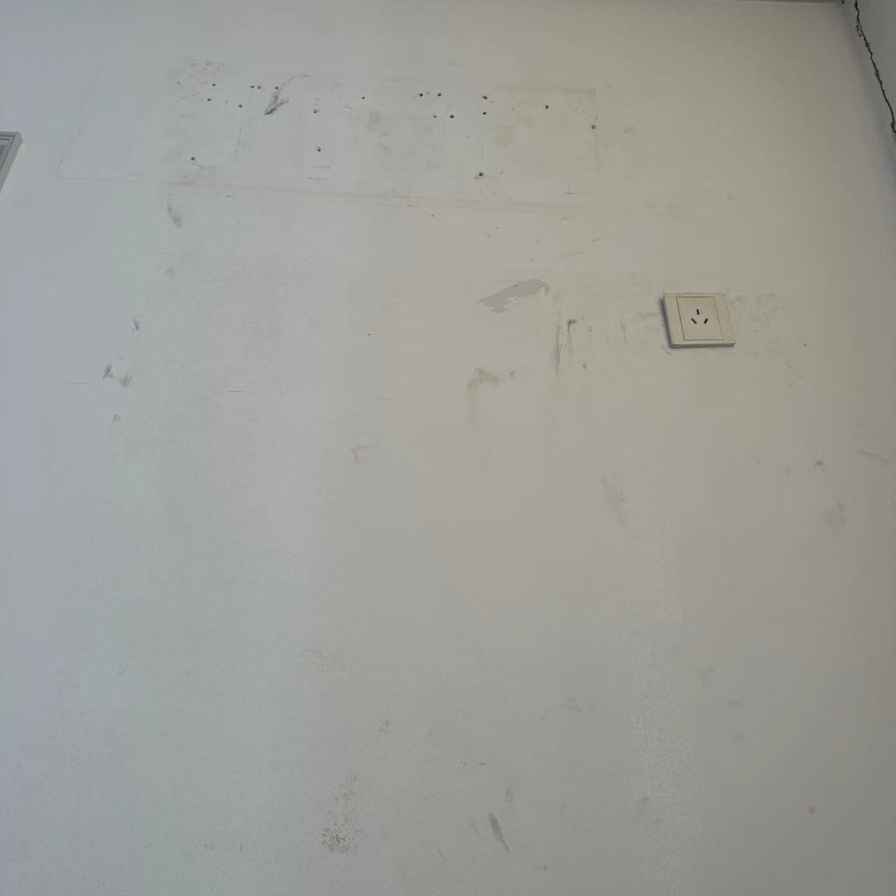 工作室的空调坏了