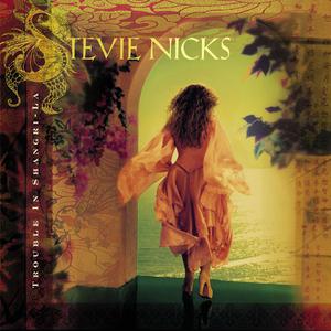 Stevie Nicks - Sorcerer (PT karaoke) 带和声伴奏 （升1半音）