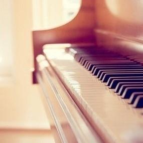 宁静、舒缓、优雅、轻柔，这就是钢琴曲。 | 在线播放 | 网易云音乐