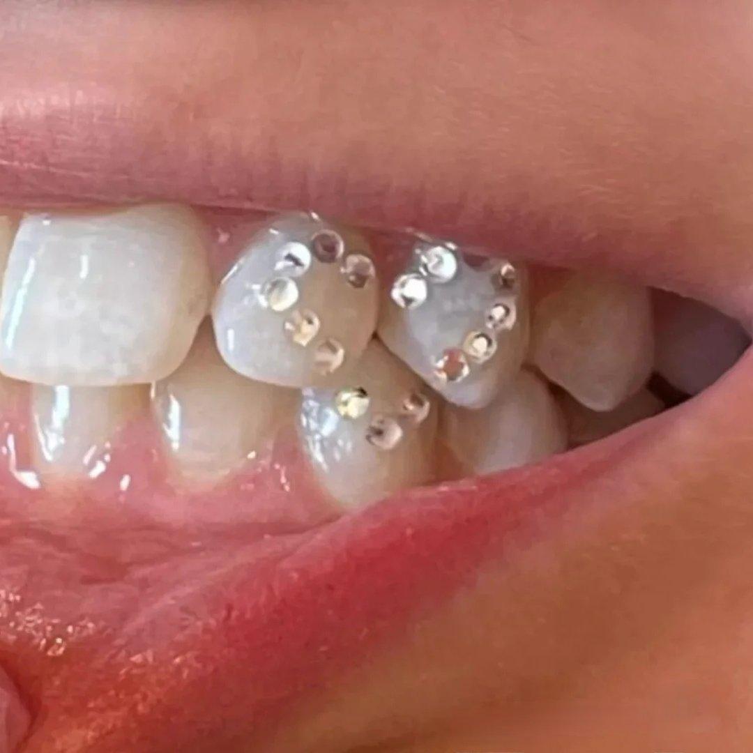 我叫桃宫莓，今年十三岁