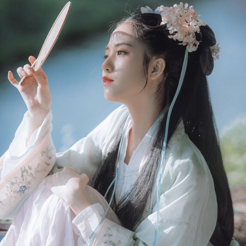 夏日古风 | 懒摇轻纨扇，竹床午梦长