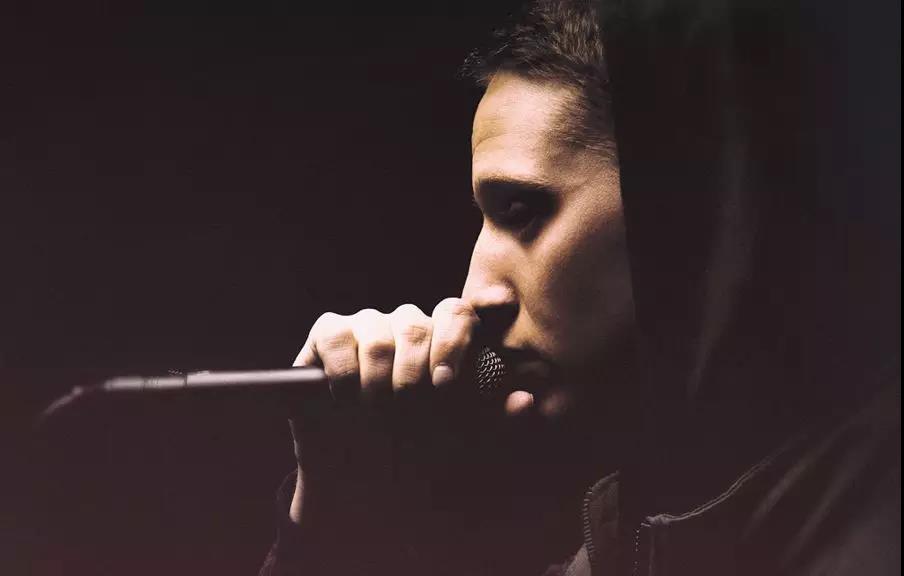 nf丨 都说他是下一个姆爷:一只被困在皮囊下的野兽