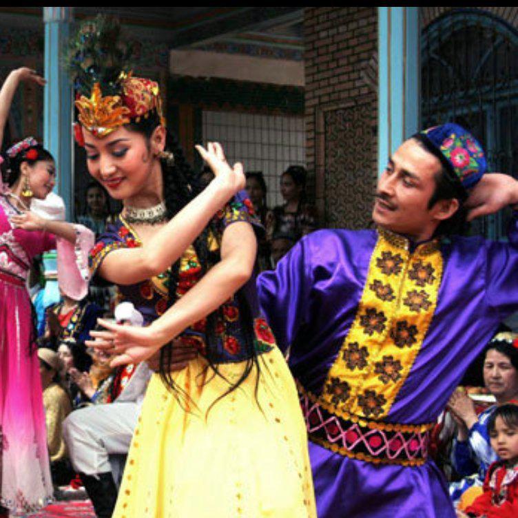 Национальный костюм уйгуров