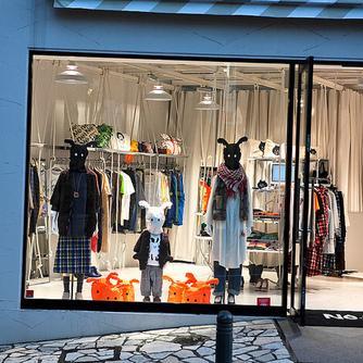 ♫这家服装店的歌很好听