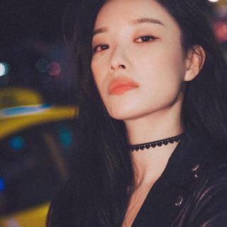 「粤语」飲過烈酒，愛過爛人。