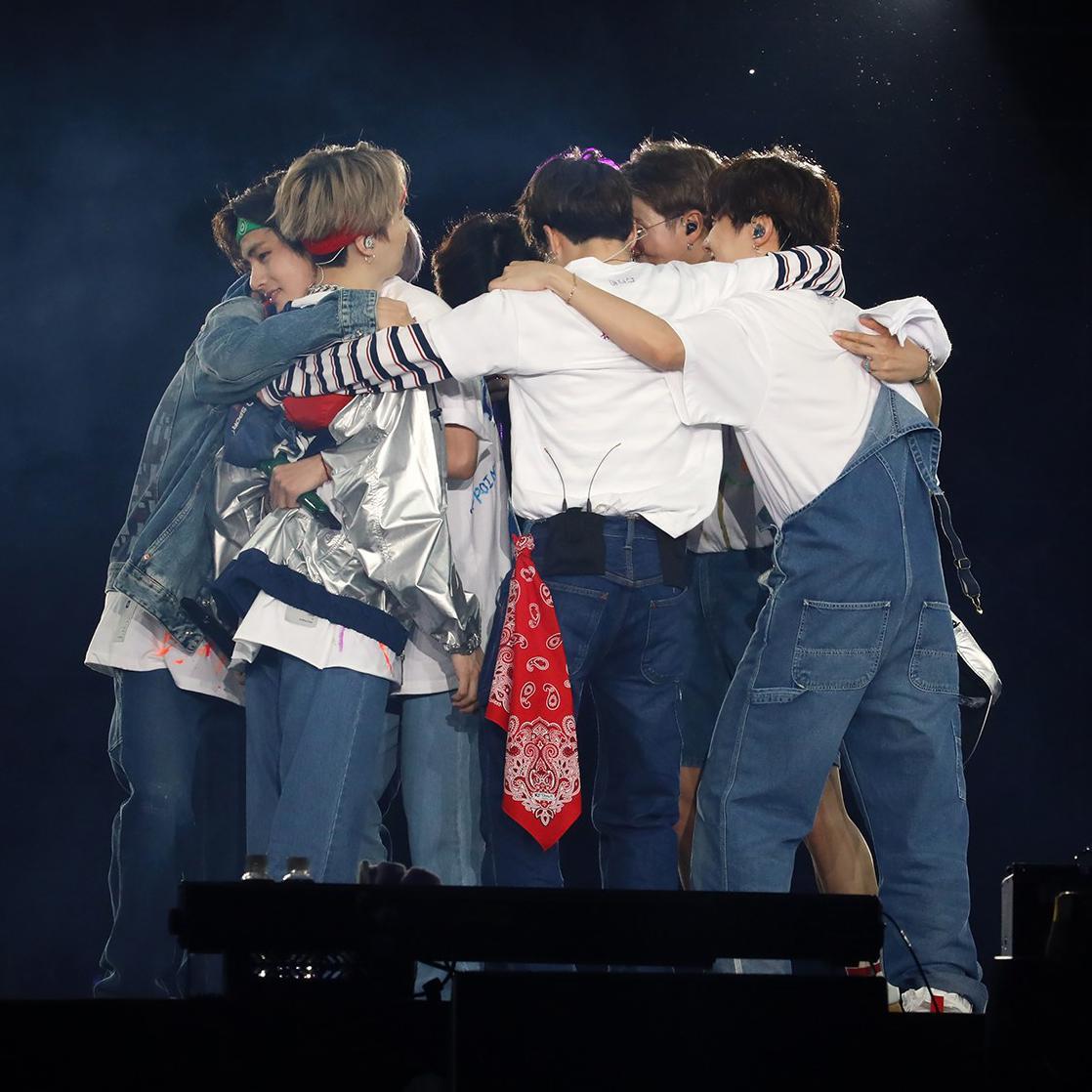 BTS (防弹少年团)