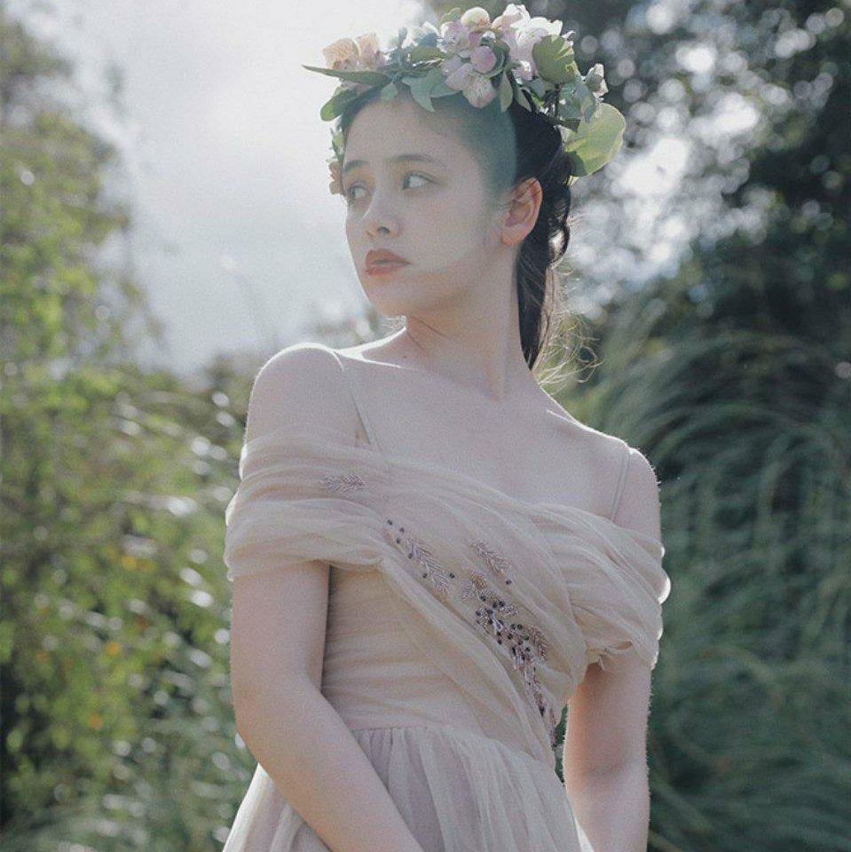 「空灵女声」澄澈似水，缥缈如风