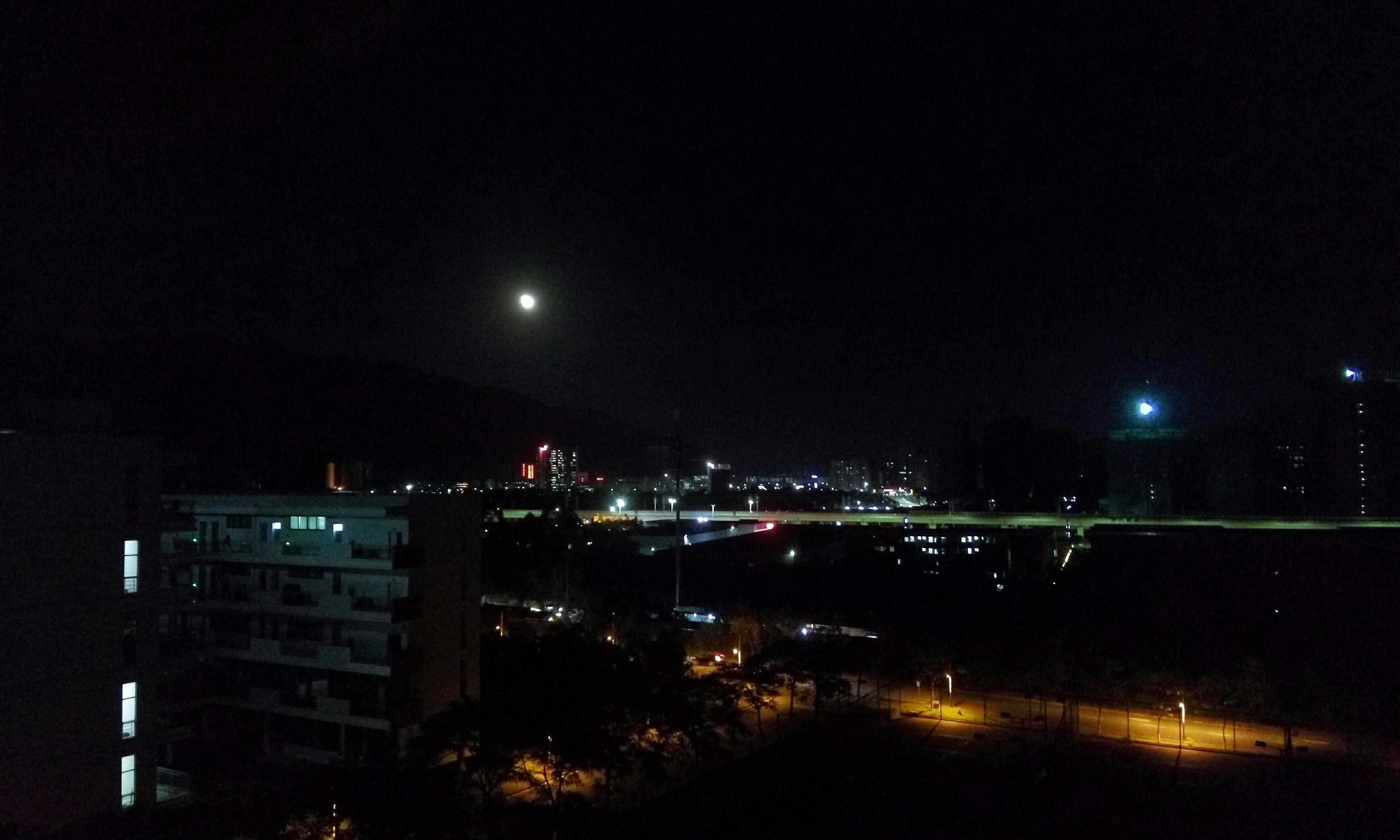 城市在倾听（深夜电台）专辑