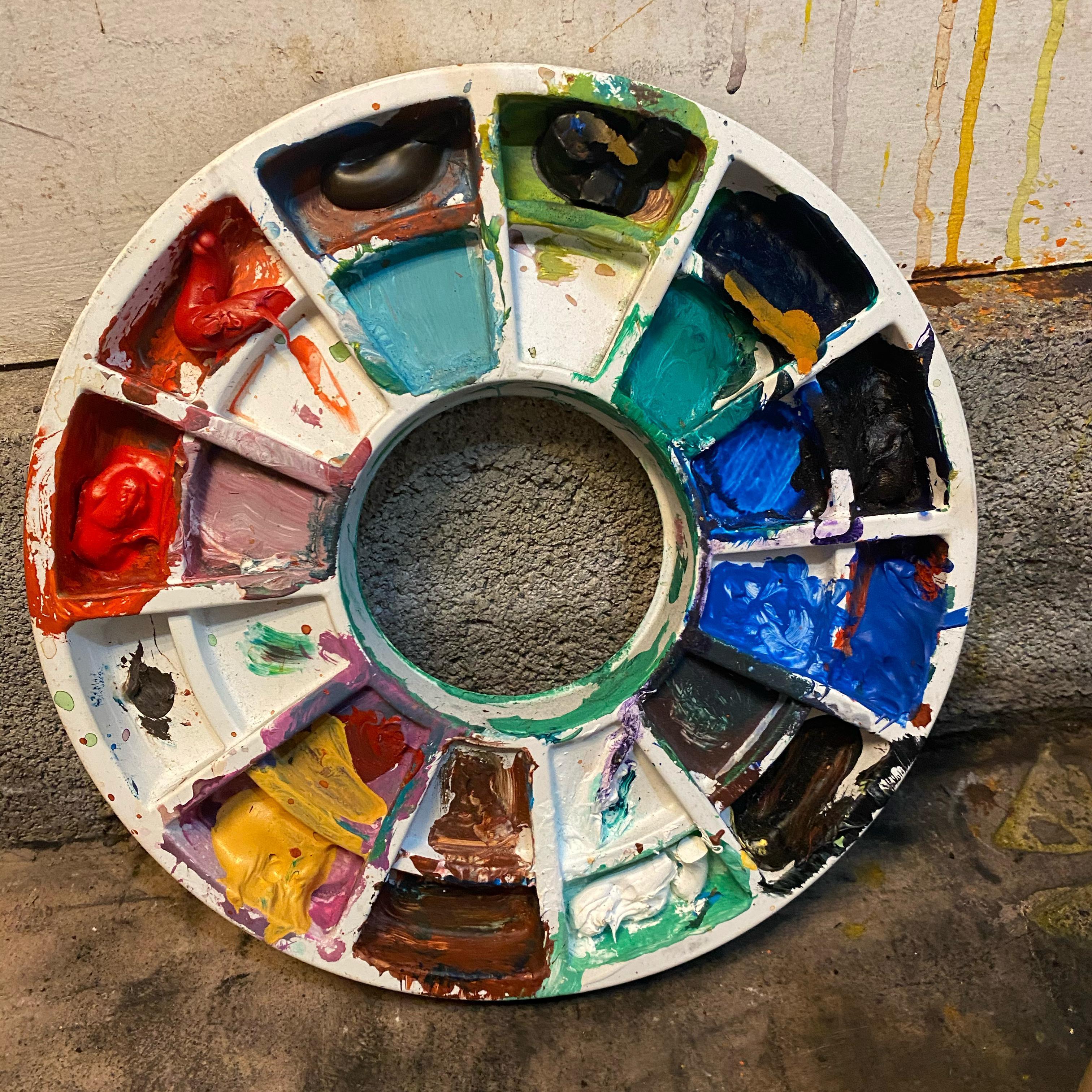 PAINTING FACES
