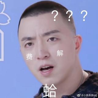 淡黄的长裙 蓬松的头发