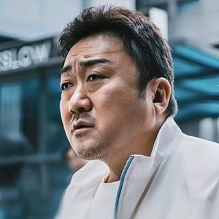 烟嗓男声：唱出了男人的艰苦和坎坷