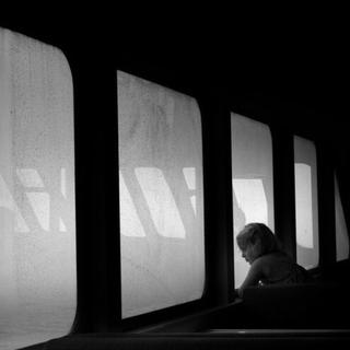 你是遙遠銀河孤寂星