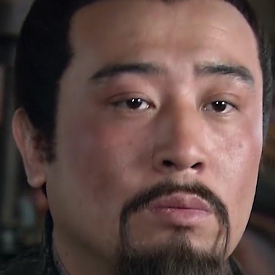 接着奏乐，接着舞。DJ