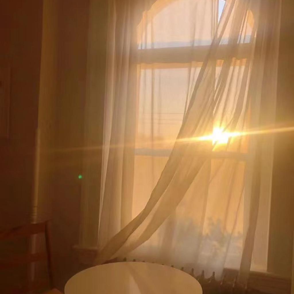 世事千帆过 前方终会是温柔和月光