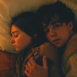 与你共枕而眠，美于夜观星月