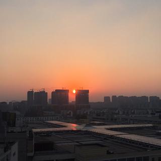 因为与你一同活着我唾弃我自己