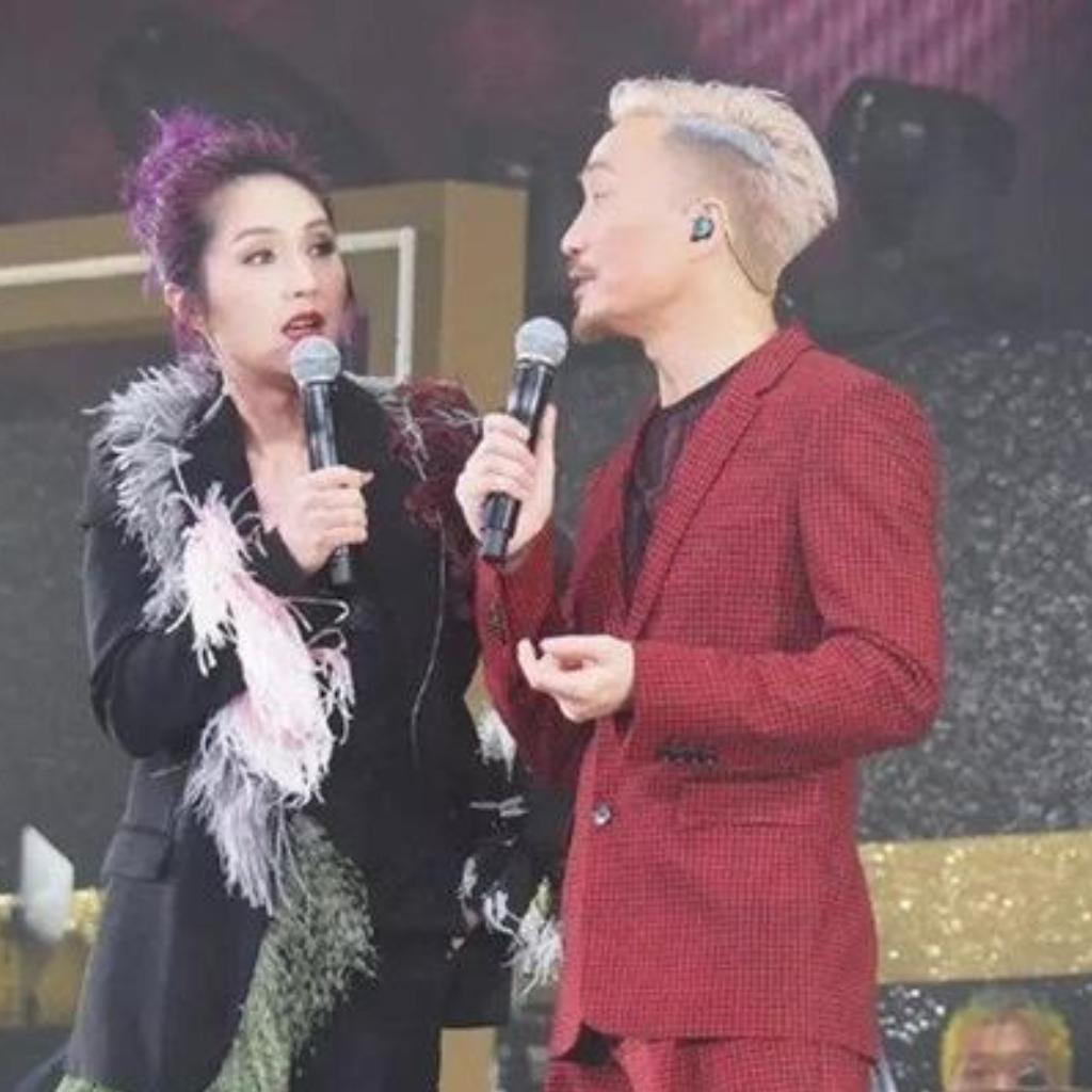 一首杨千嬅 一首郑中基-《长岛冰茶的故事》