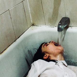 用于洗澡时的即兴打岔