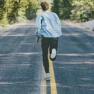 嘿！哥（歌）们，谢谢你扶起了跌倒时的我！