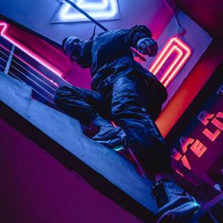 Jawn Ha何展成（Kinjaz）