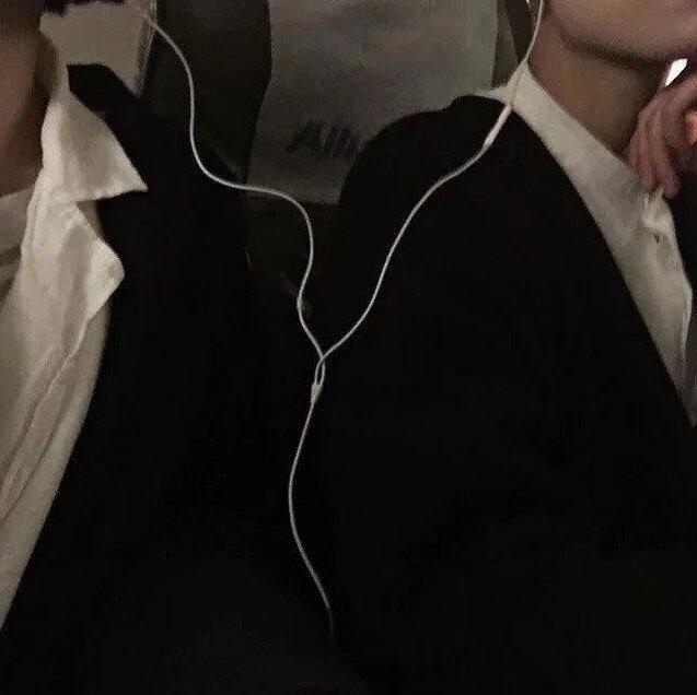 戴上耳塞 合起手机 夜晚又归于沉寂