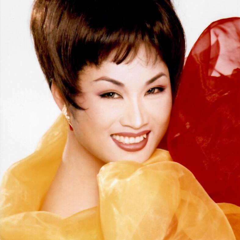 那一天红旗下举起右手