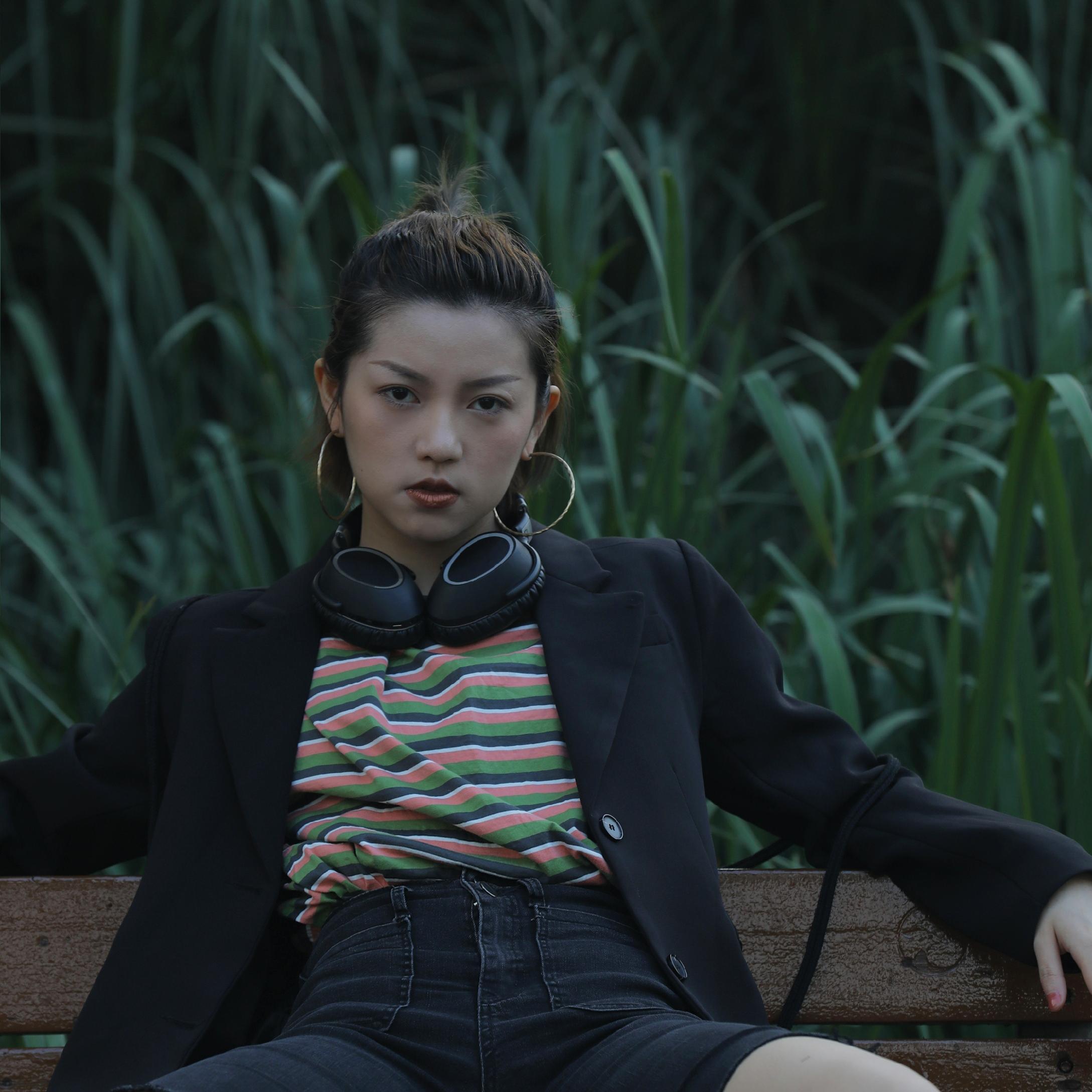 原来爱是一场自我教育伴奏