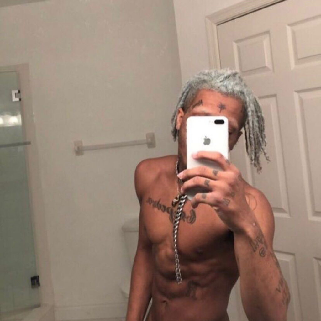 Xxxtentacion shows dick