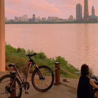 能冲刷一切的除了眼泪，就是时间