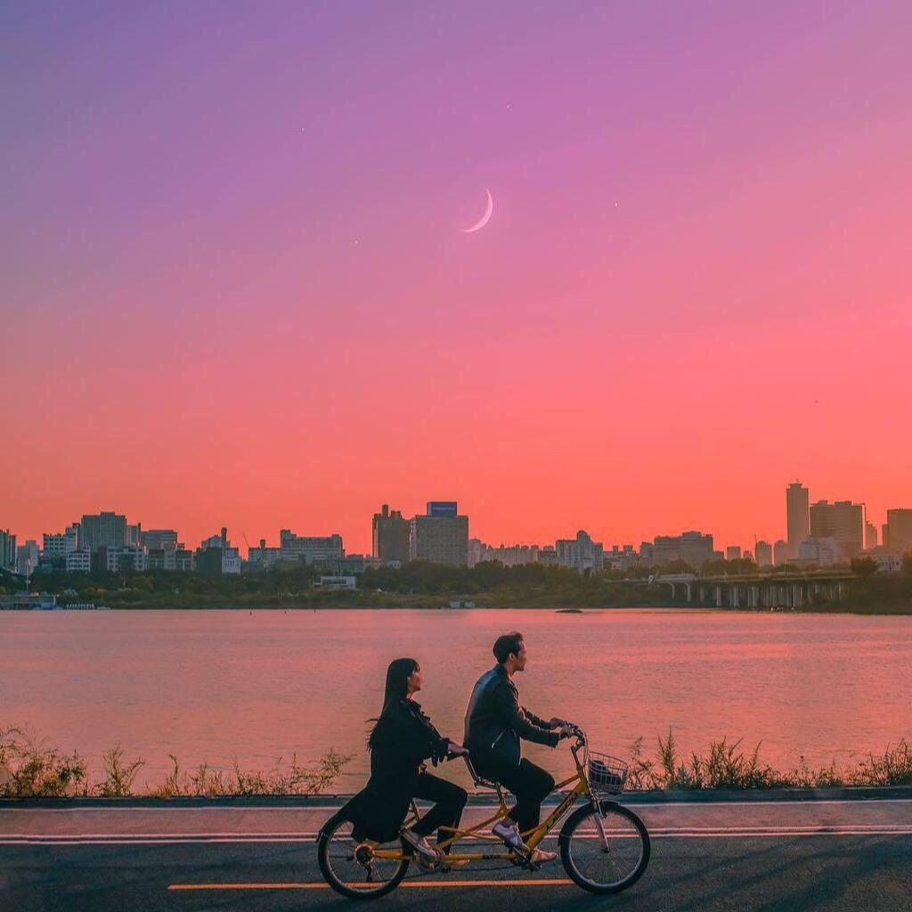 岁月漫长 我们一起兜风看夕阳
