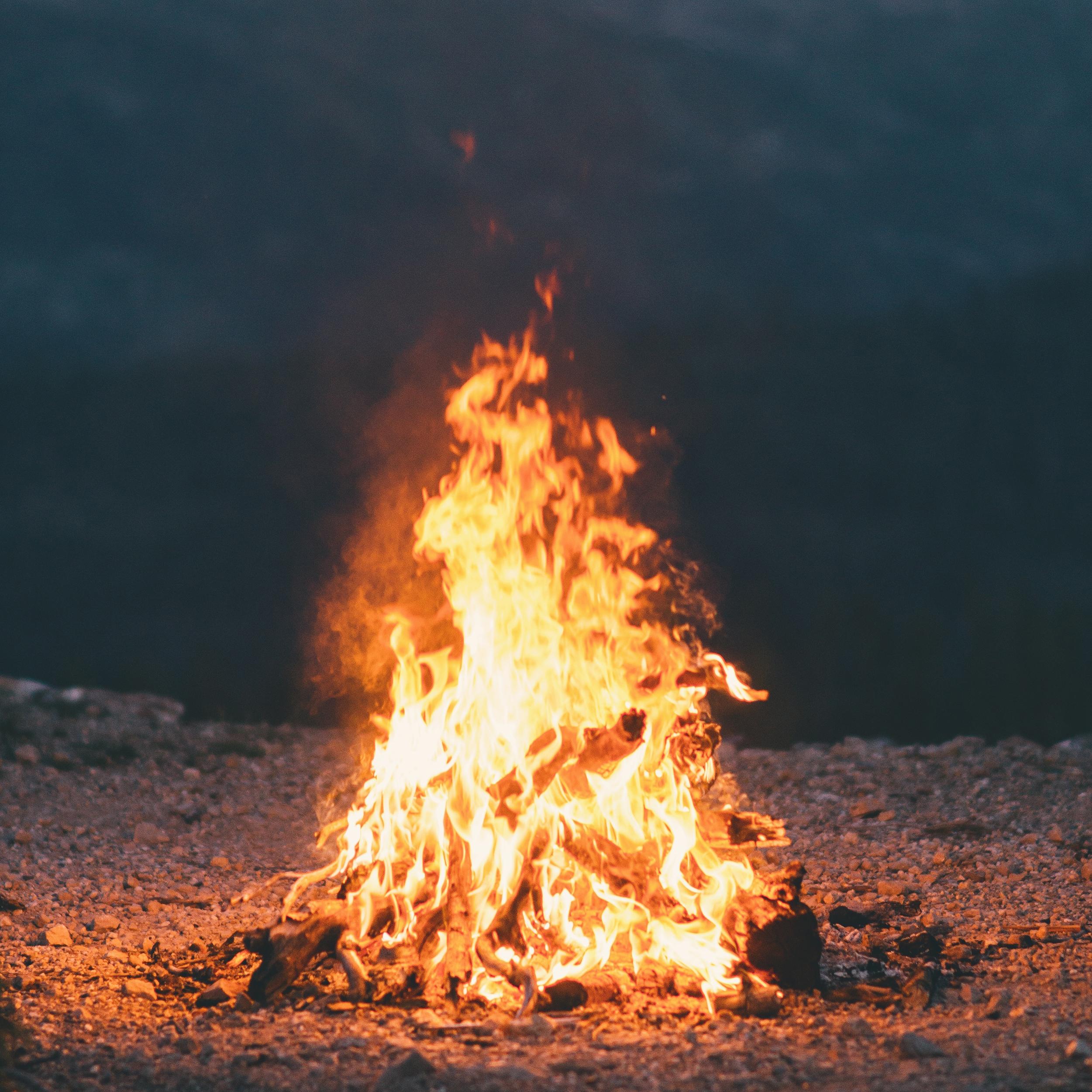 钢琴与炉火 (篝火白噪音)