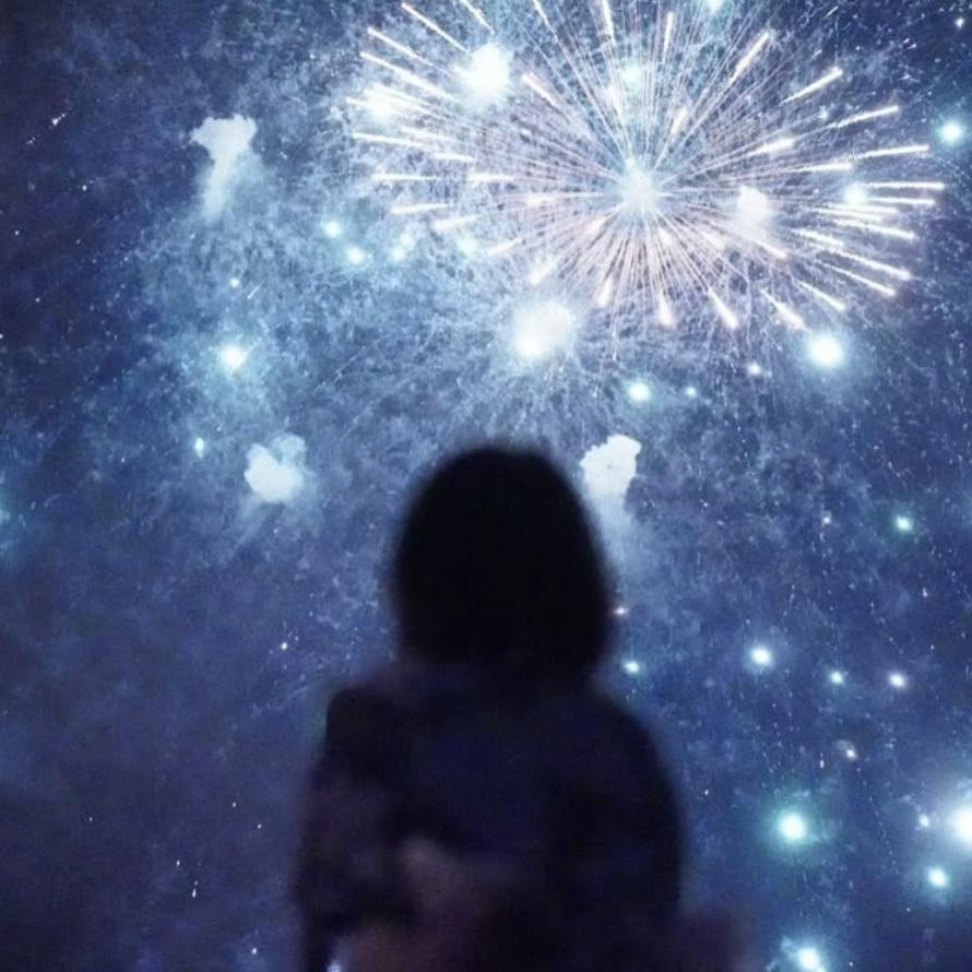 《空に花火》（夜空烟火）