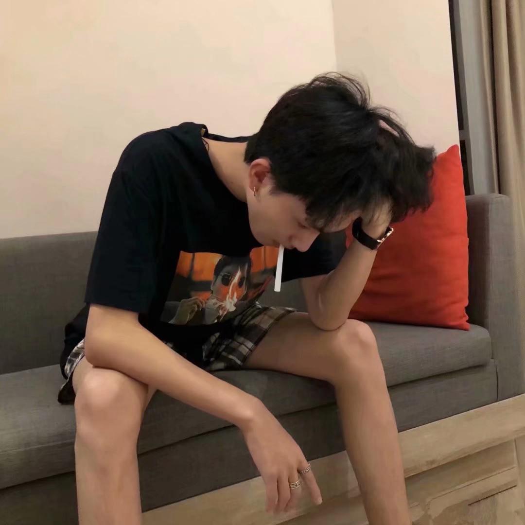 硬曲AE7车载每个人的心里，都会有那么一个
