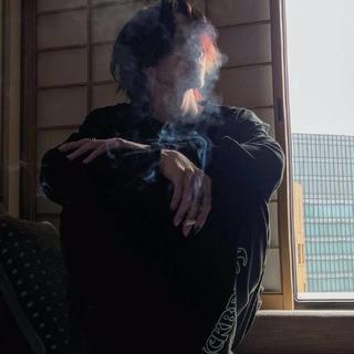 听不快不慢的歌，想不远不近的人