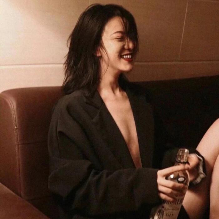 走在冷风中