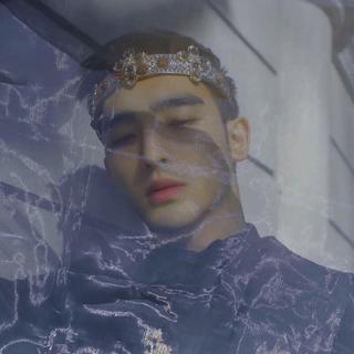 华语男声：特别的故事唱给你听