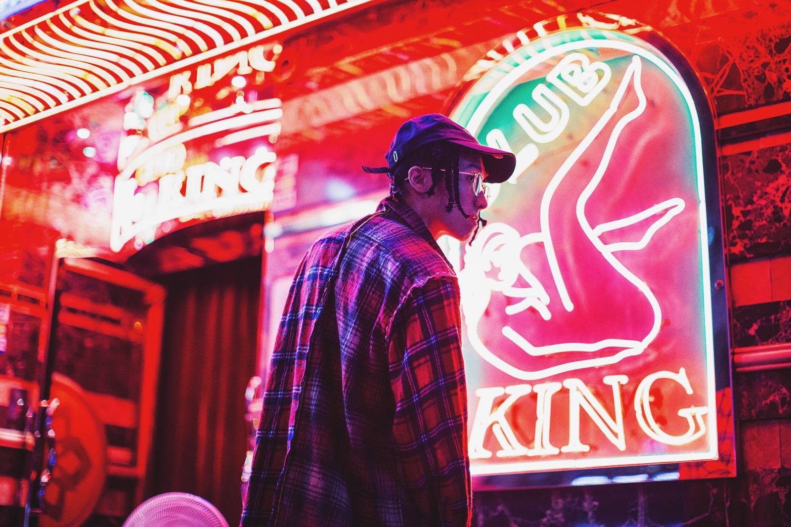 doughboyhk:其实现在任何音乐都只需要一台电脑和一支麦克风就可以了