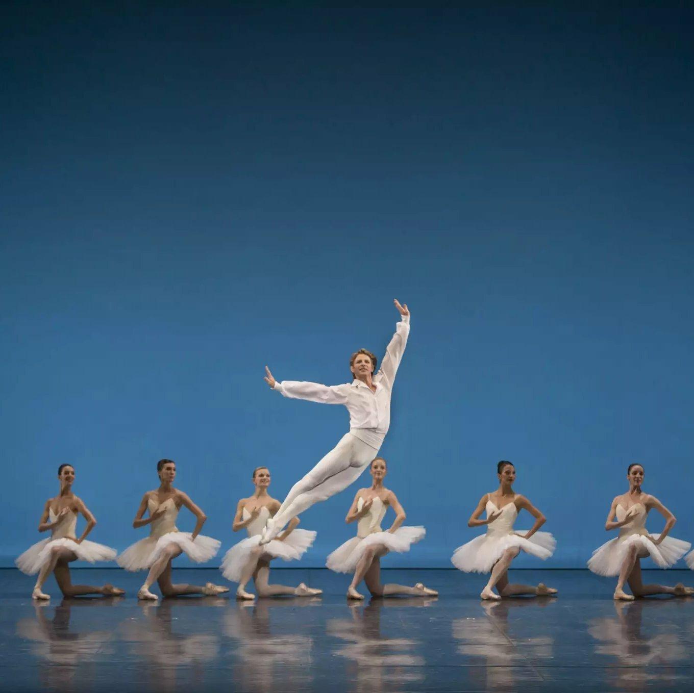 Lander's 芭蕾《练习曲》Etudes