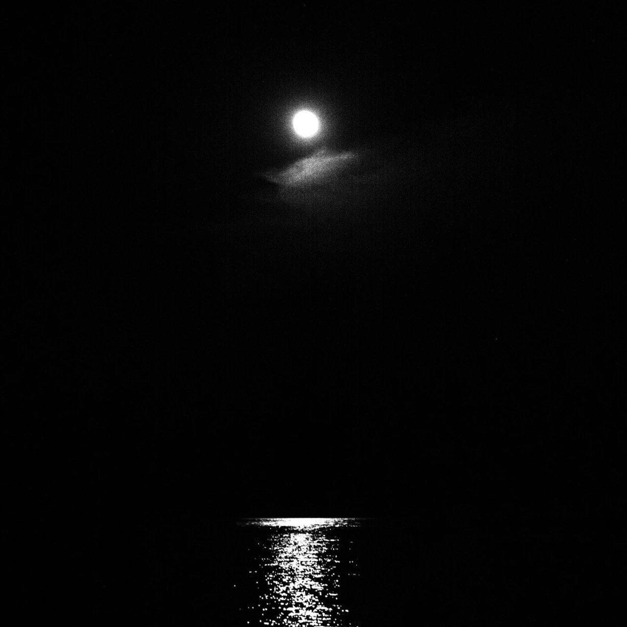 黑夜来了，我驶进银河的港湾